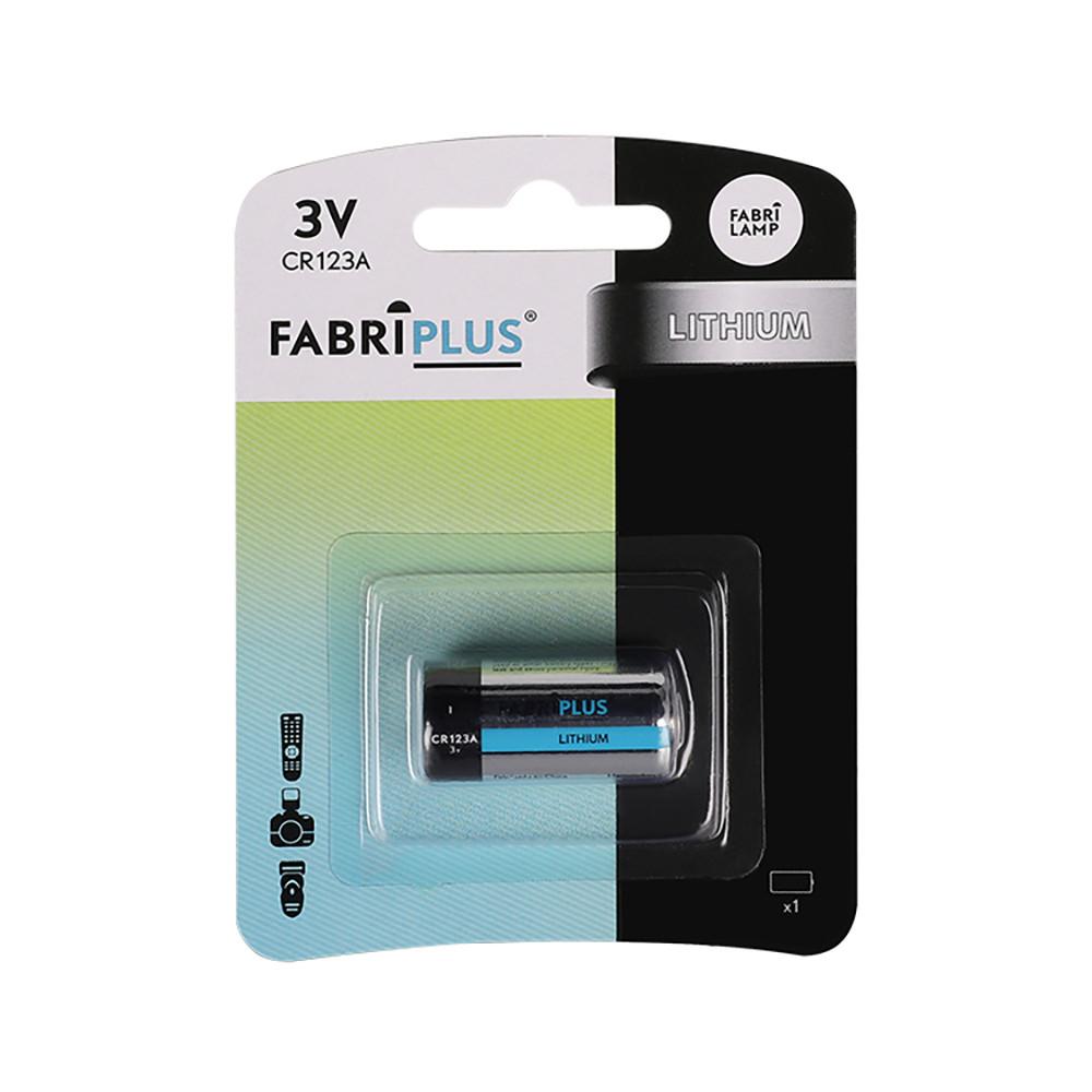blister con 1 pila CR123A 3V de Fabriplus. Energía de litio, compacta (11,5x8,5x1,8 cm), ideal para cámaras y dispositivos electrónicos. Ofrece un rendimiento confiable.